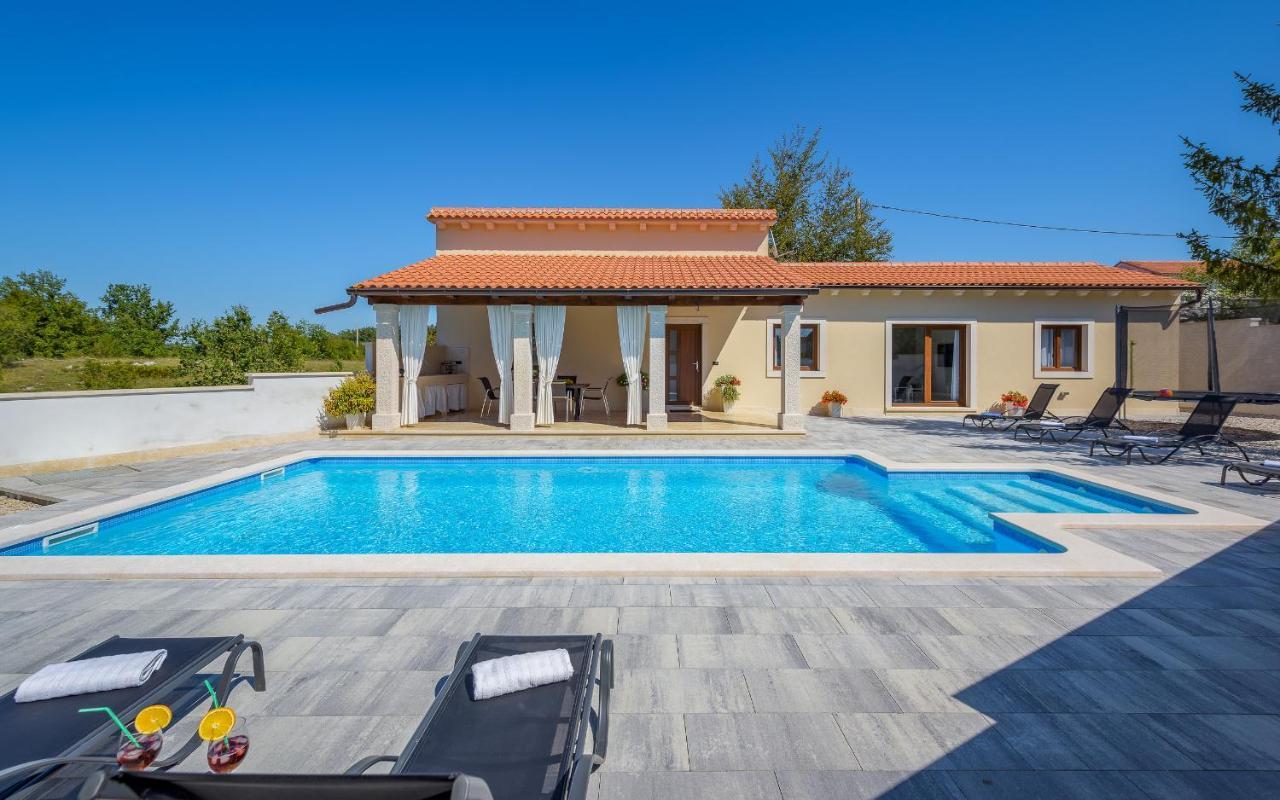 Villa Desapemani Žminj Eksteriør bilde