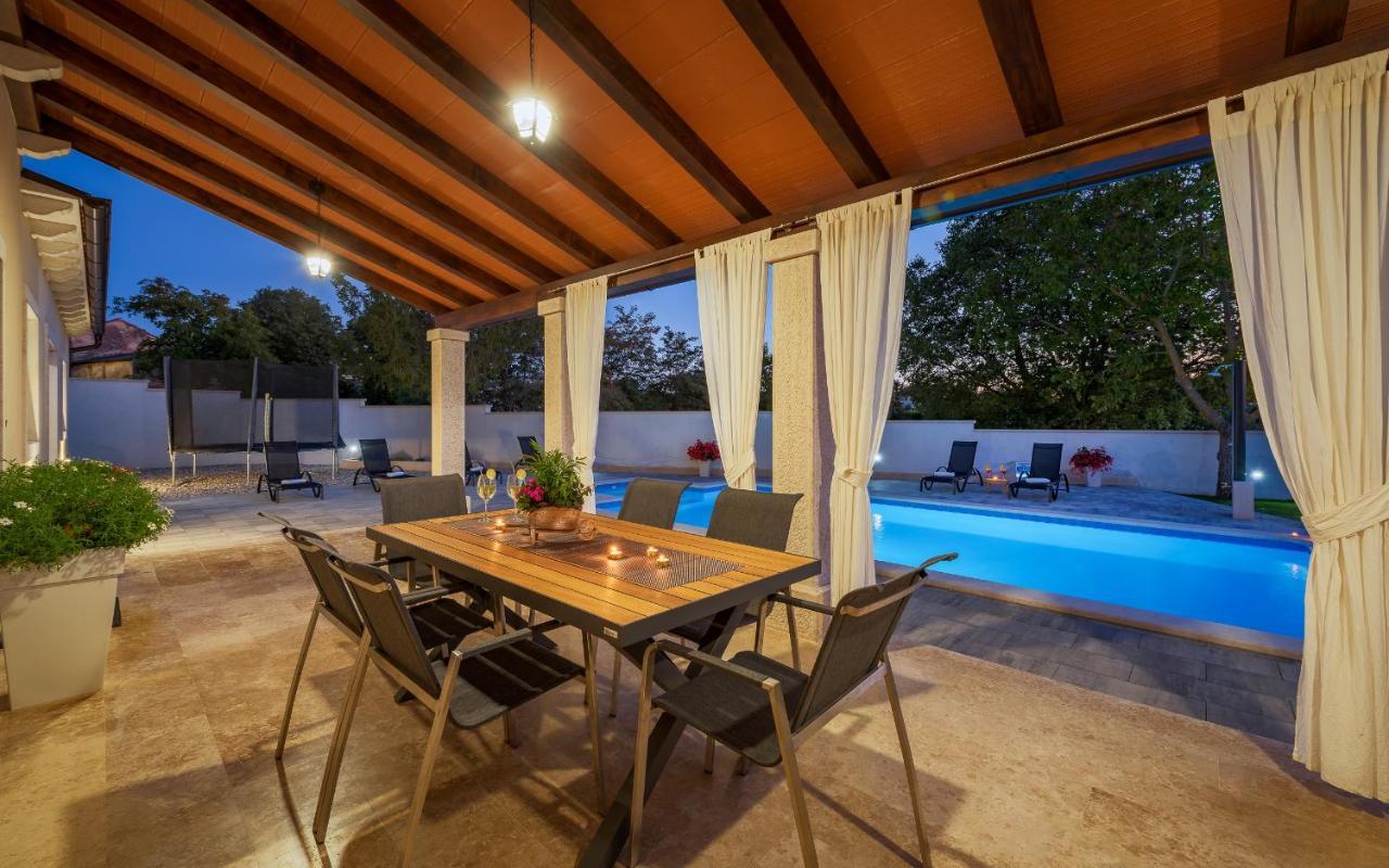 Villa Desapemani Žminj Eksteriør bilde