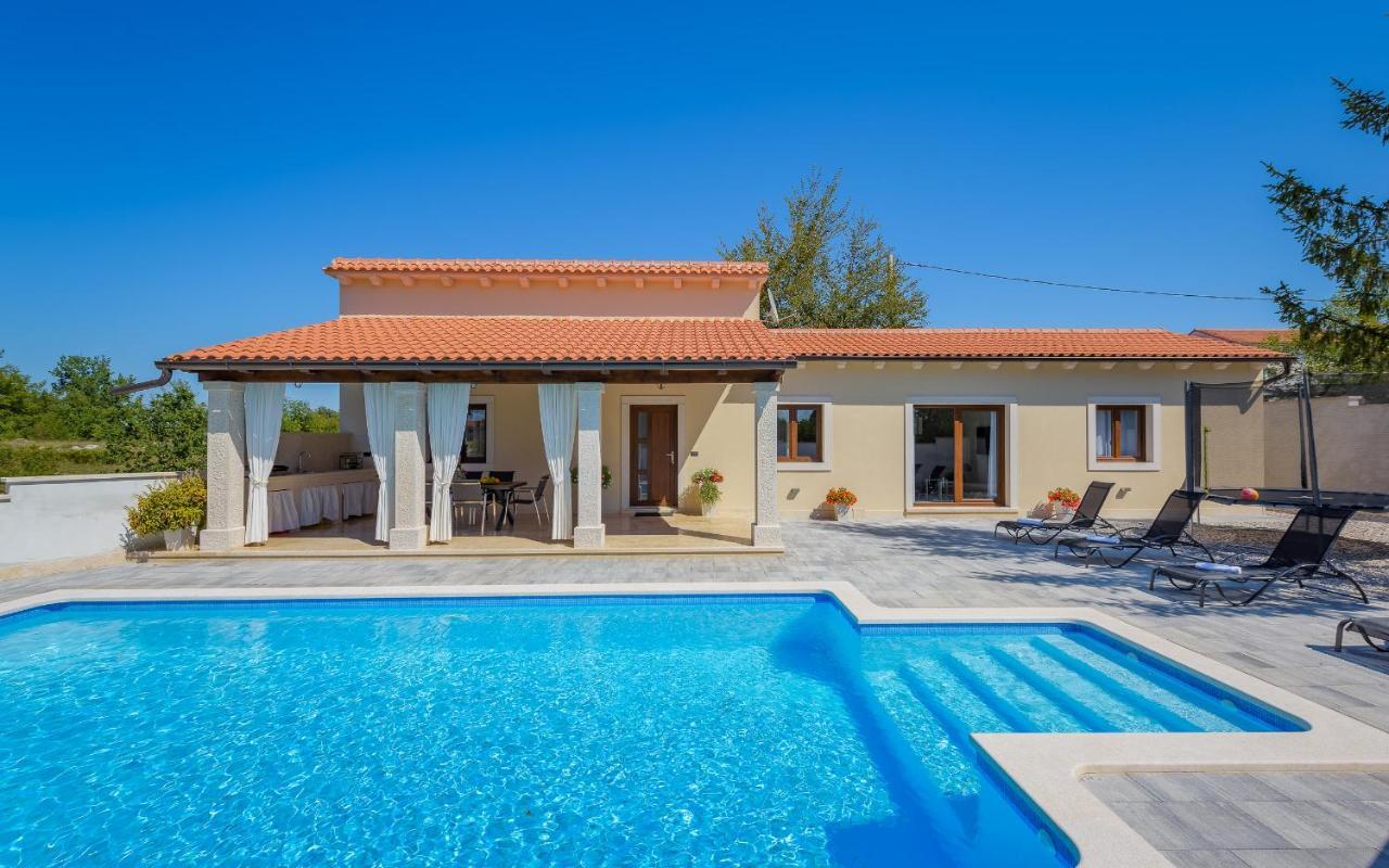 Villa Desapemani Žminj Eksteriør bilde