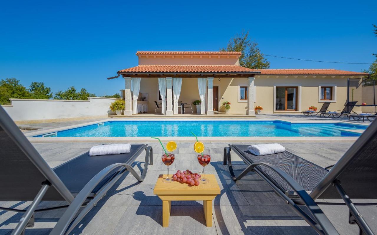 Villa Desapemani Žminj Eksteriør bilde