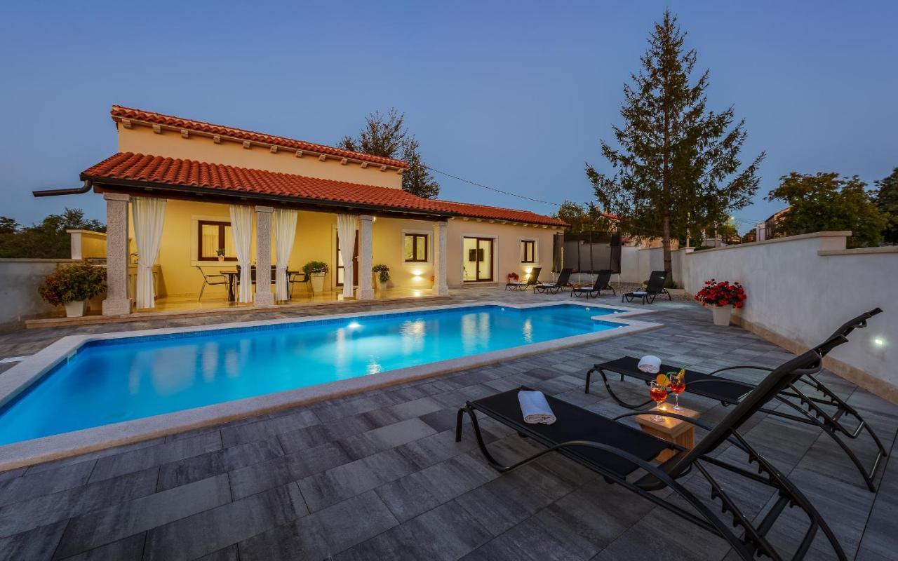 Villa Desapemani Žminj Eksteriør bilde