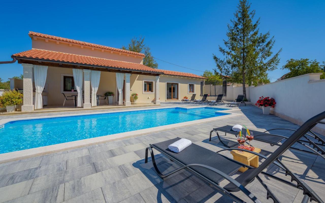 Villa Desapemani Žminj Eksteriør bilde