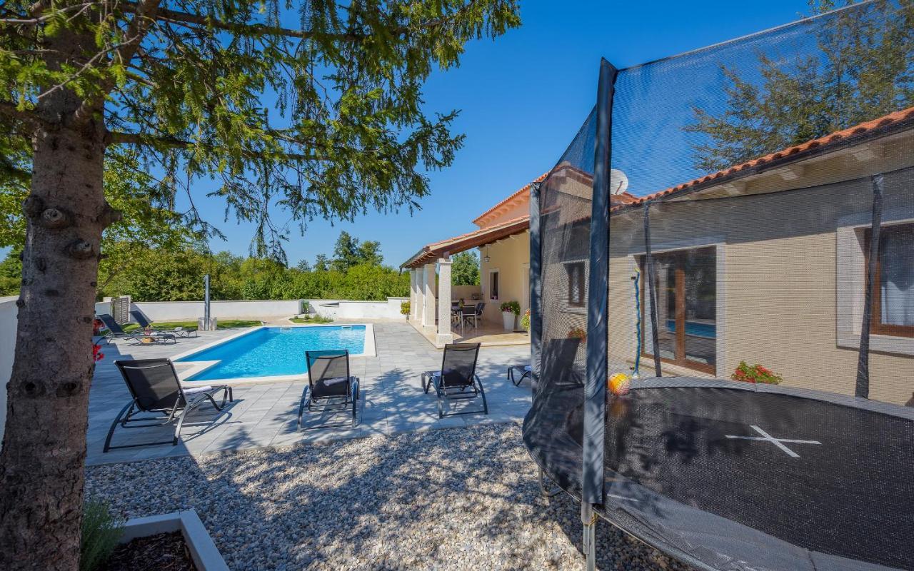 Villa Desapemani Žminj Eksteriør bilde